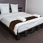 Hotel Casa Rosu