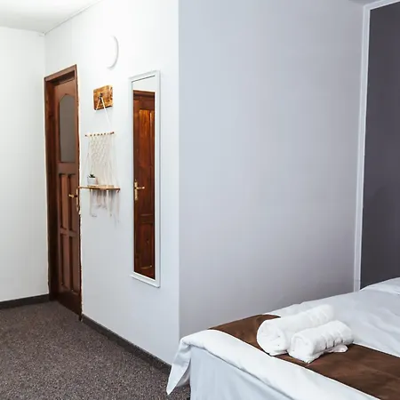 Casa Rosu Hotel *
