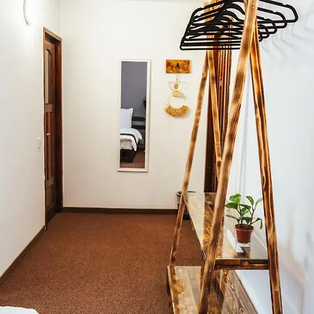 Hotel Casa Rosu