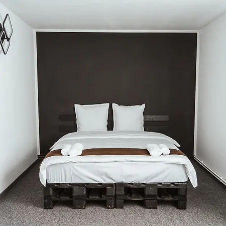 Otel Casa Rosu