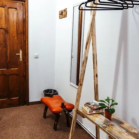 Otel Casa Rosu *