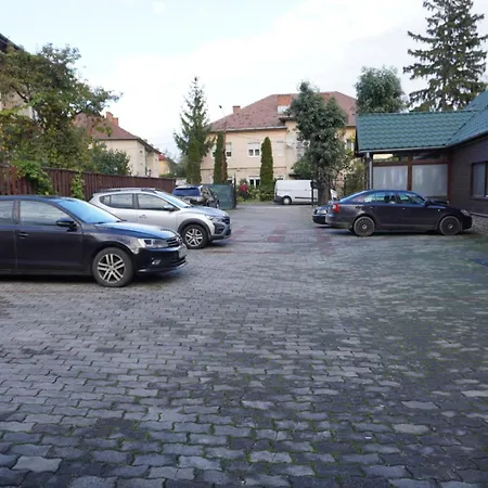 Casa Rosu * كلوج-نابوكا